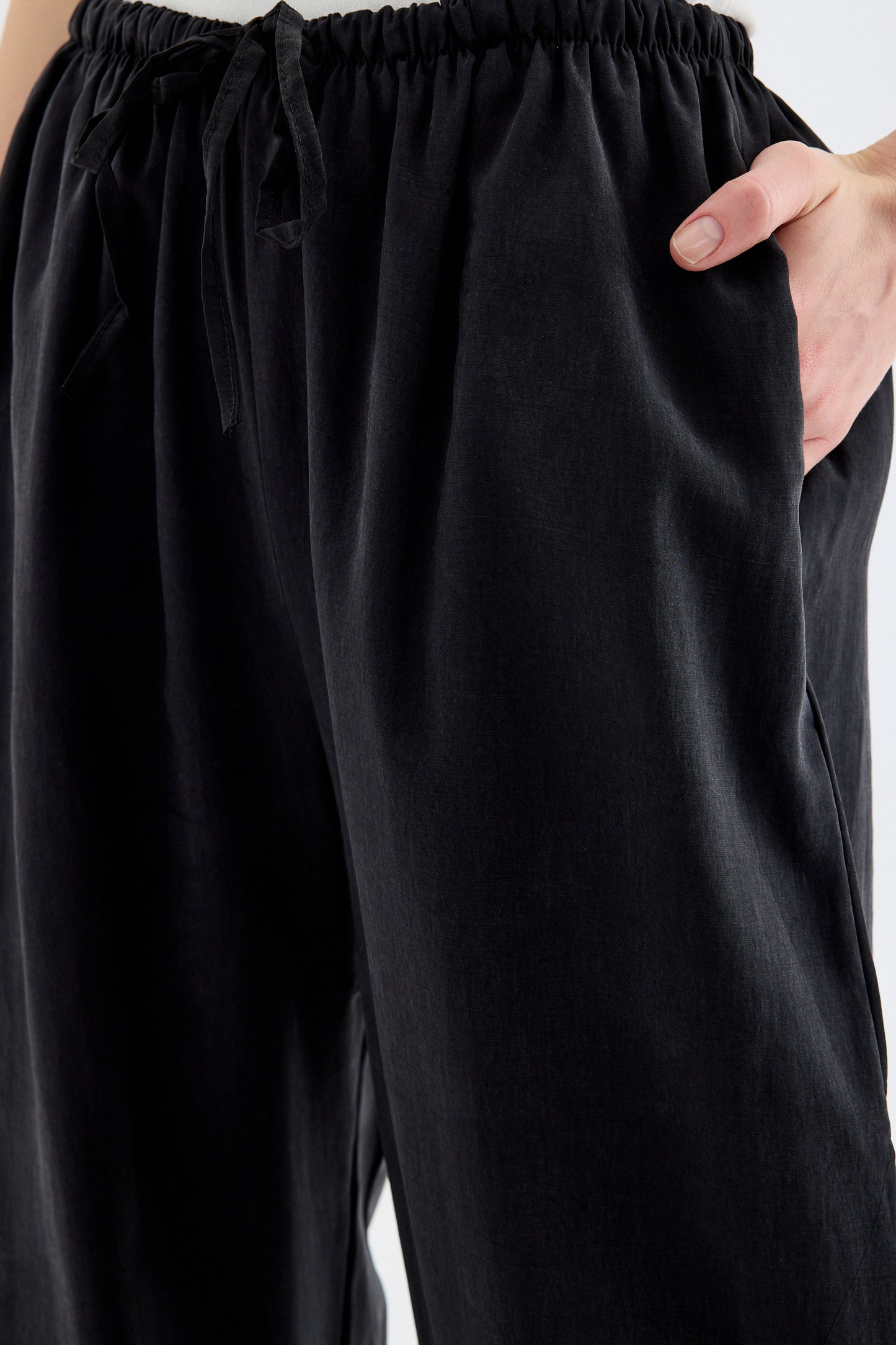 Novelle Modal Balloon Pants - Black