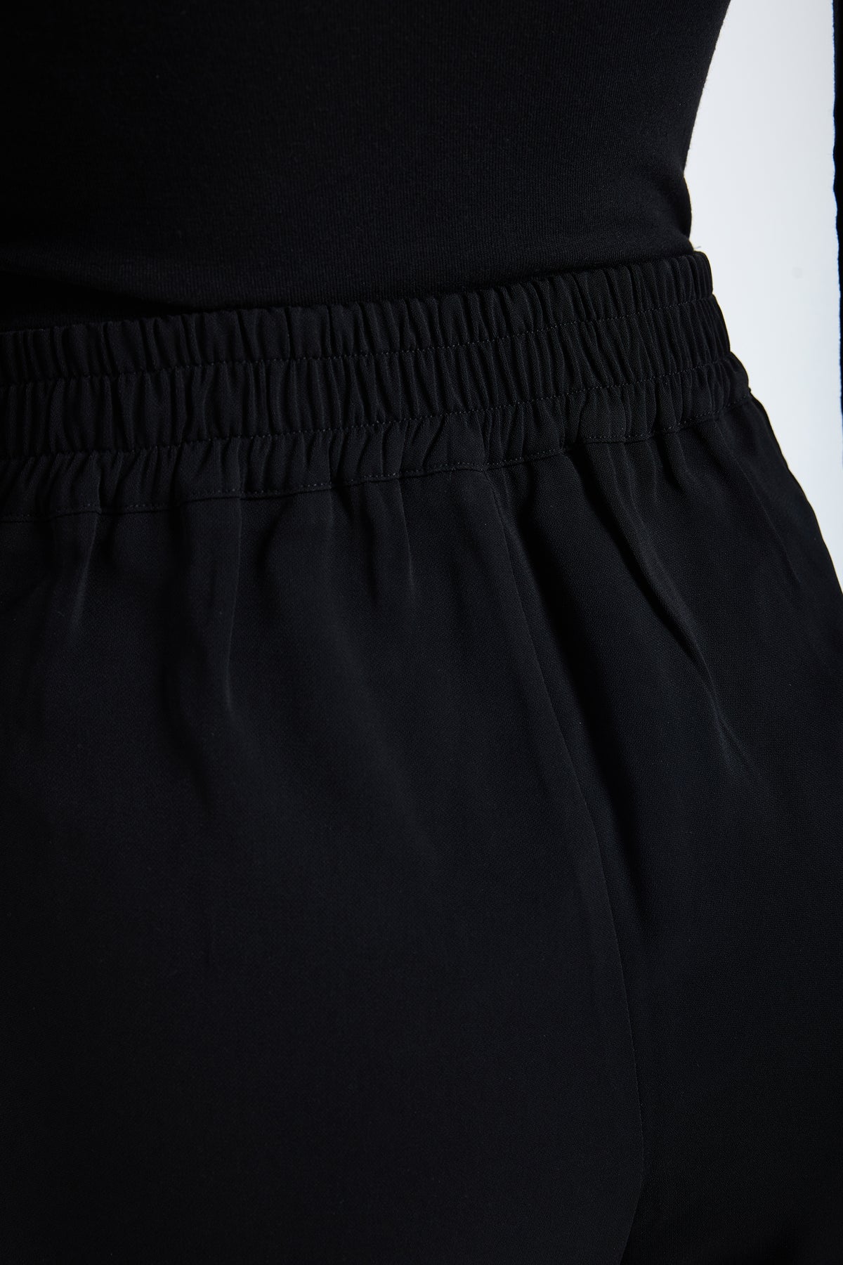 Elara High Waist Pleated Pants – Black