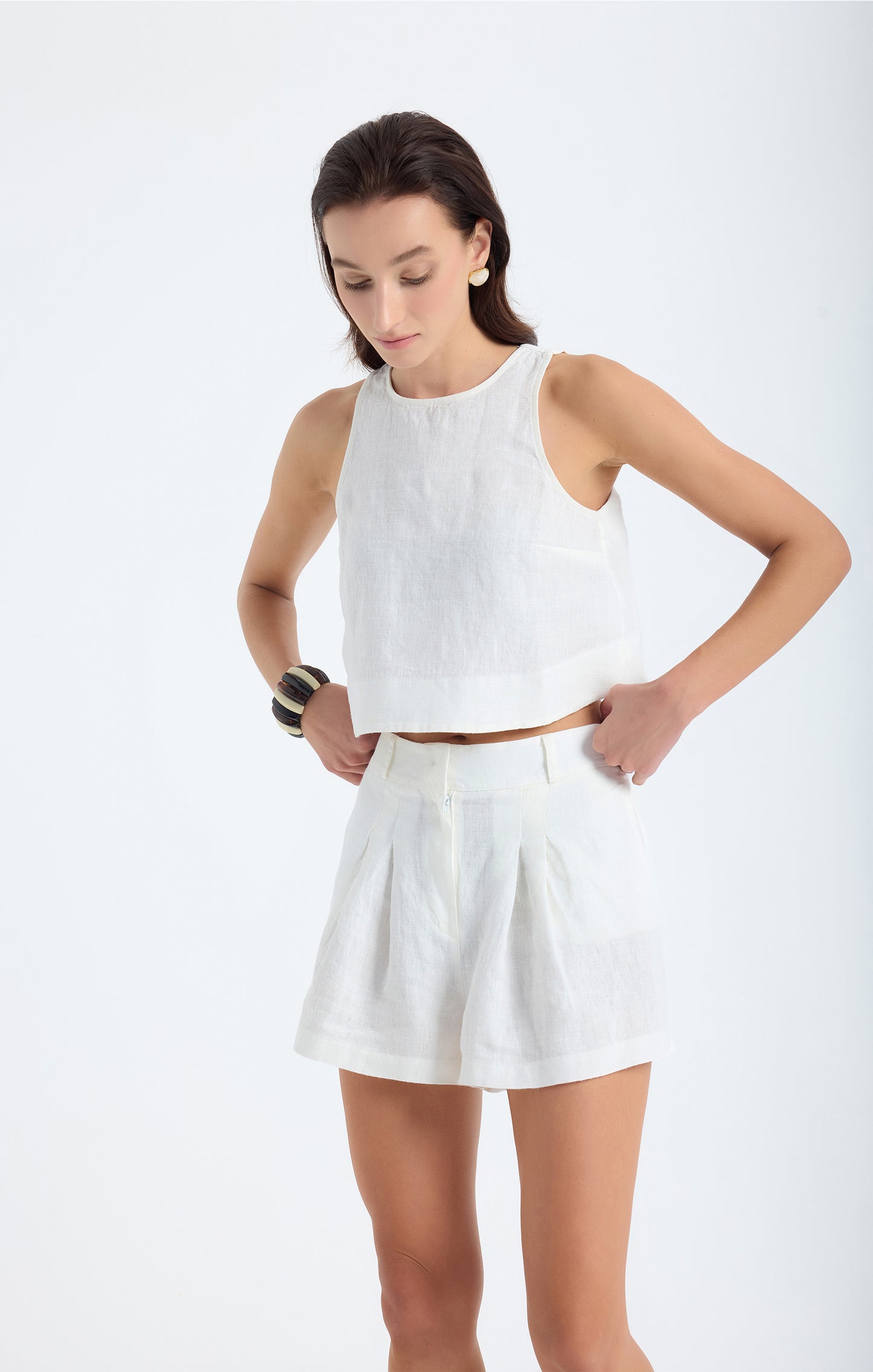 Reve 100% Linen Relaxed Fit High-Waist Shorts - White