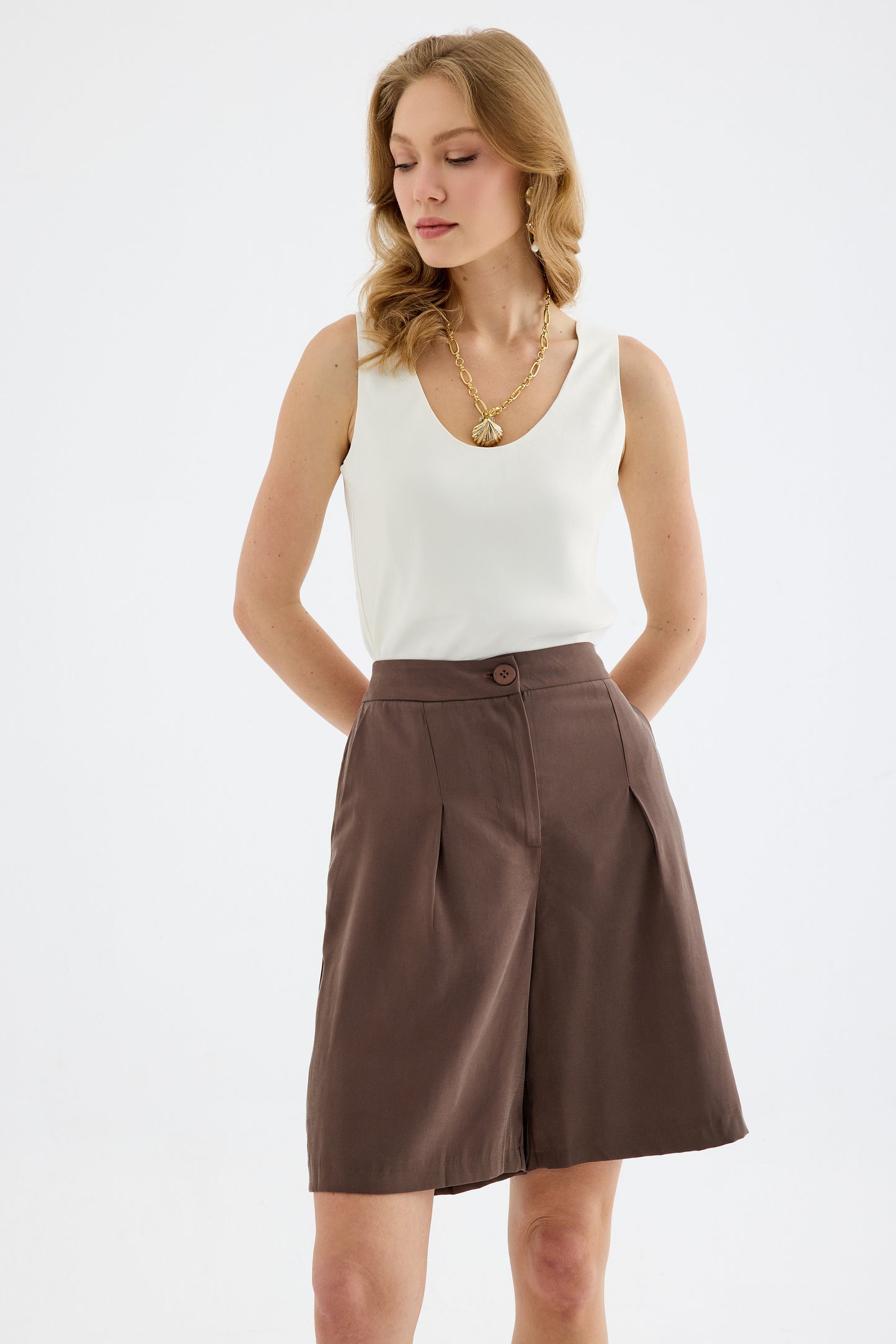 Vera Tencel Bermuda Short - Brown
