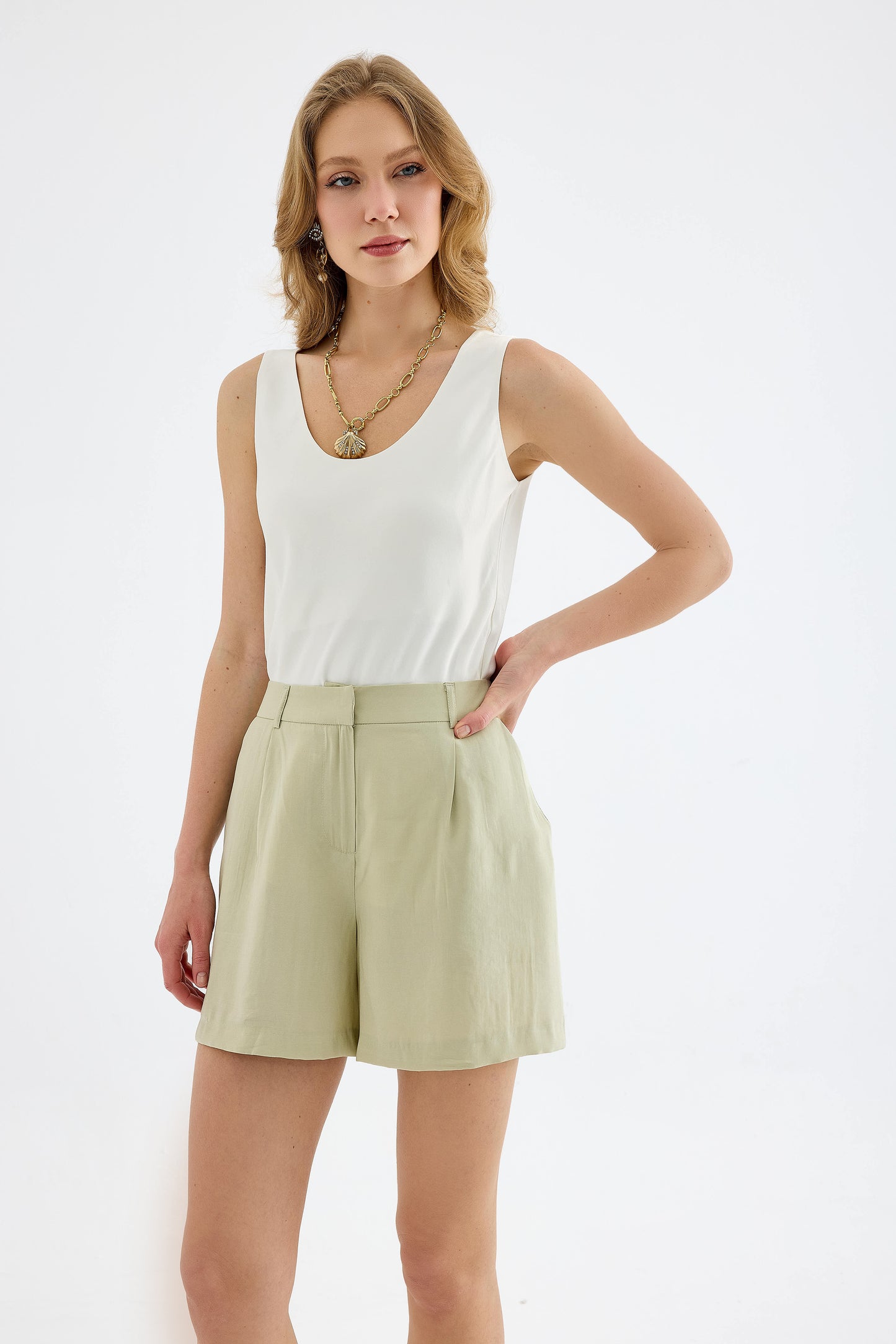 Velina Single Pleat  Mini Shorts - Light Green