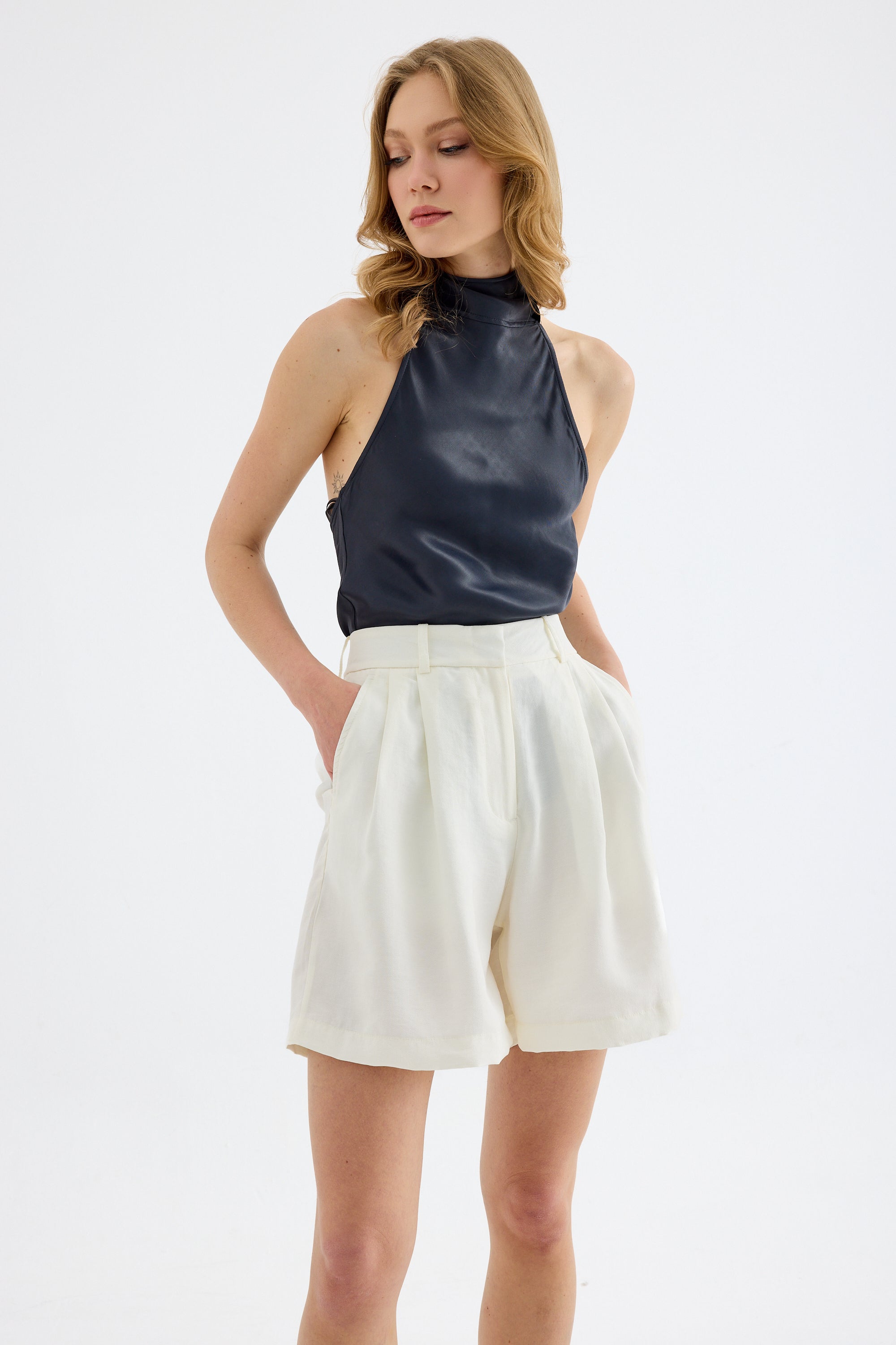 Lucan Single Pleat Lyocell Shorts - Ivory