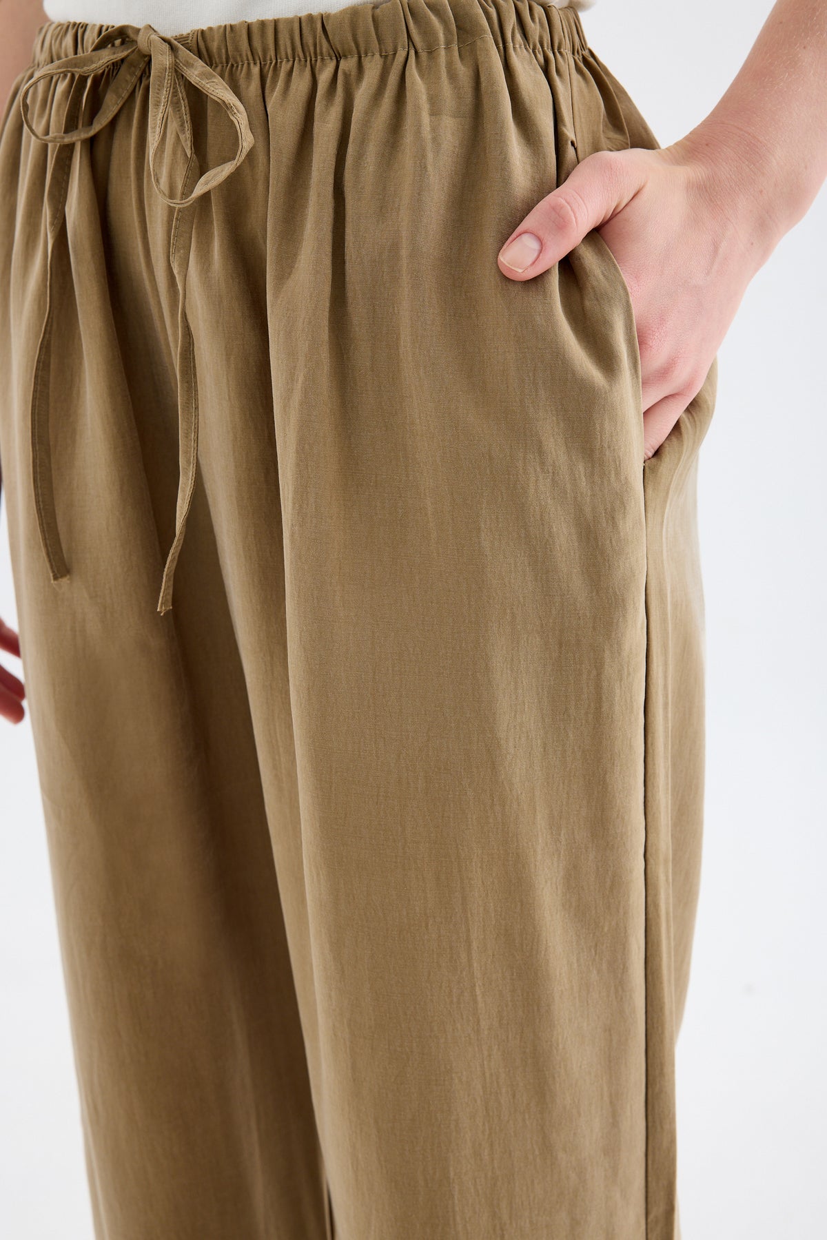 Novelle Modal Balloon Pants - Beige